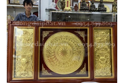 Tranh mặt trống đồng dát vàng